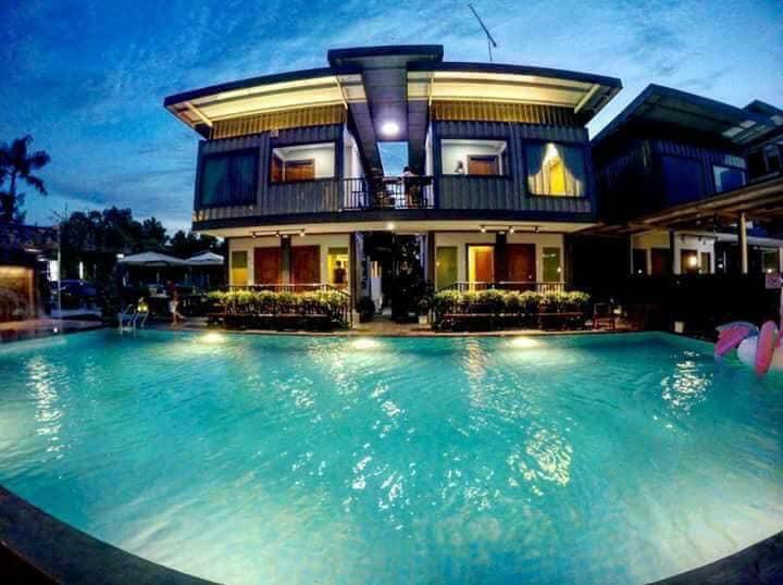 Kluang Container Swimming Pool Hotel Extérieur photo