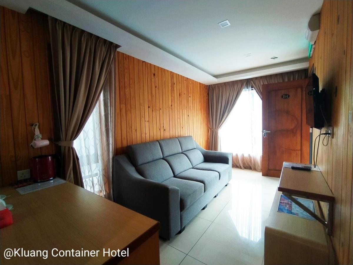 Kluang Container Swimming Pool Hotel Extérieur photo