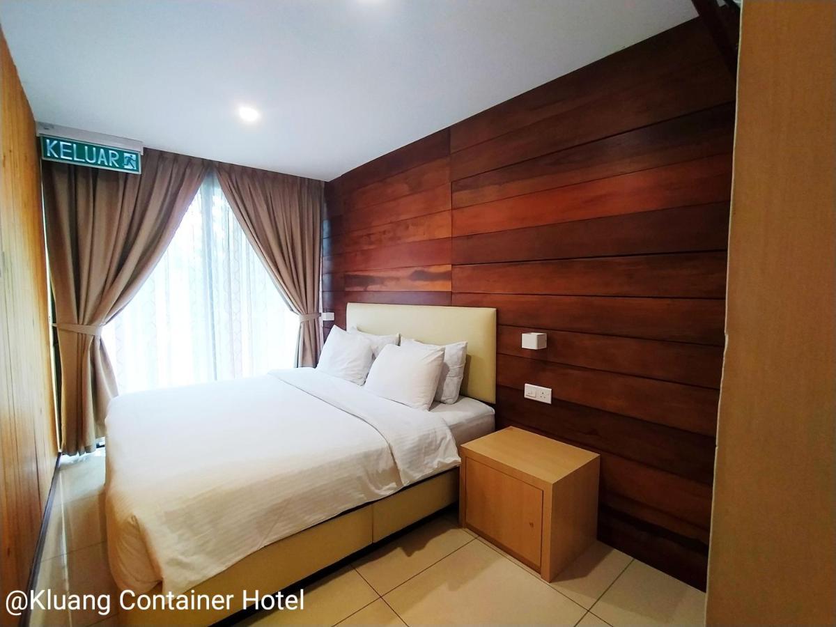 Kluang Container Swimming Pool Hotel Extérieur photo