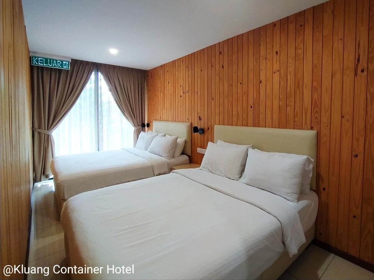 Kluang Container Swimming Pool Hotel Extérieur photo
