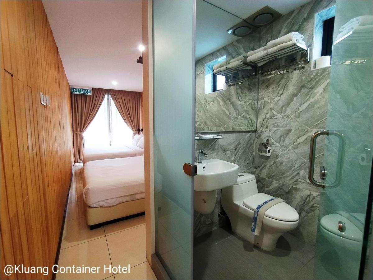 Kluang Container Swimming Pool Hotel Extérieur photo
